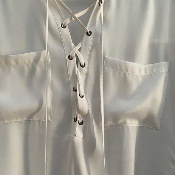 Guess Blouse with Laces - Picture 3 of 8